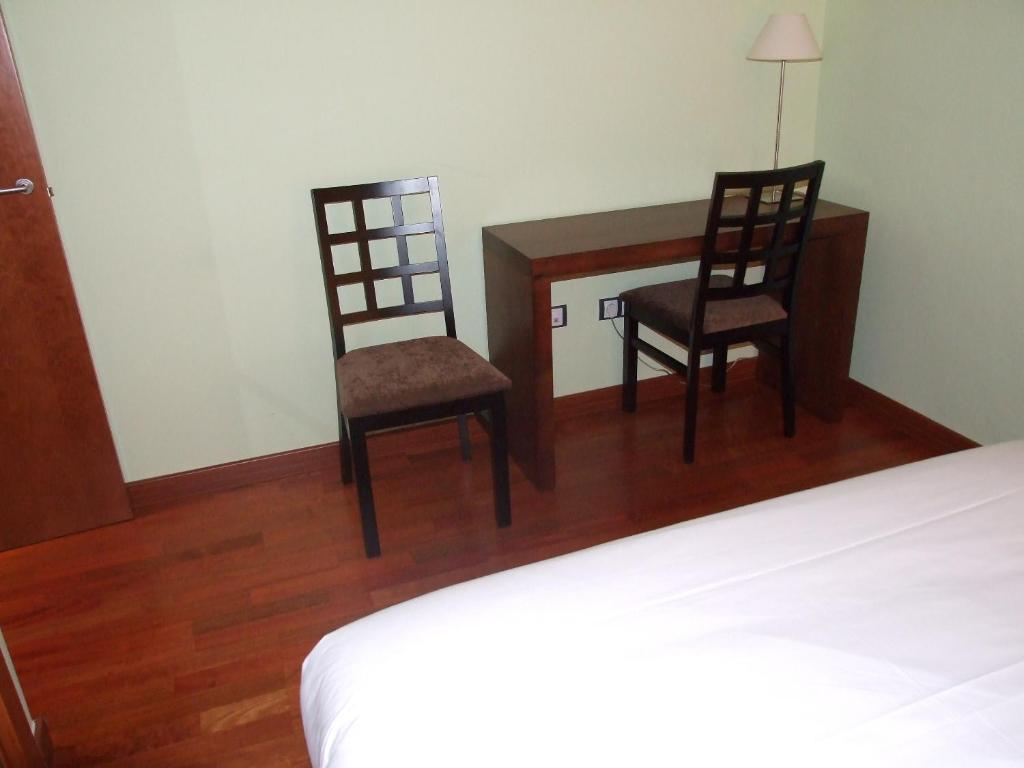 Roca Nevada Suites Villanúa Quarto foto